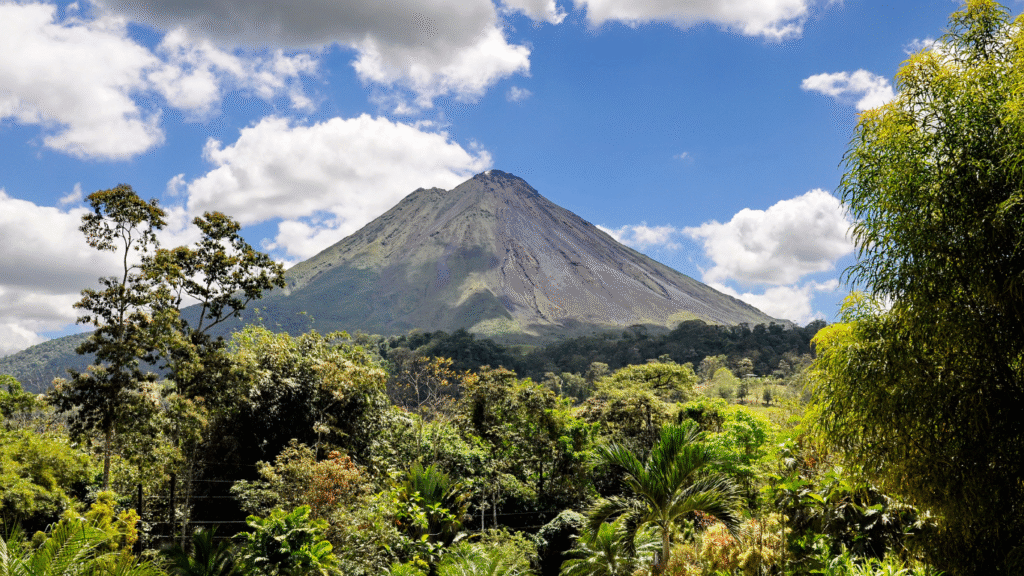le volcan arenal au costa rica